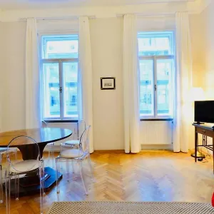 Appartement Beautiful Viennese Flat In The Centre, Vienne