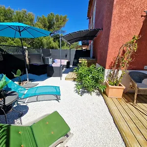  Appartement L'instant - Bord De - Avec Grand Jardin A La Capte France