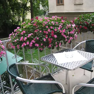 Ani-falstaff Szálloda